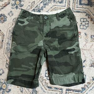 GAP boy’s size 10 Camouflage Cargo Shorts